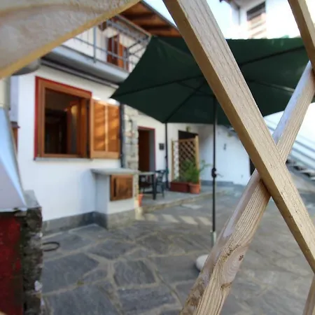 Il Castello Casa de Férias Nebbiuno