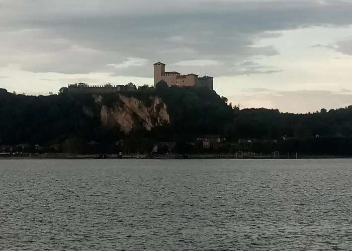 Dom wakacyjny Il Castello Nebbiuno
